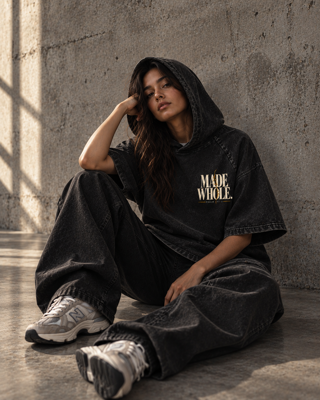 MADE WHOLE - Snow Washed Hooded Boxy T-Shirt
